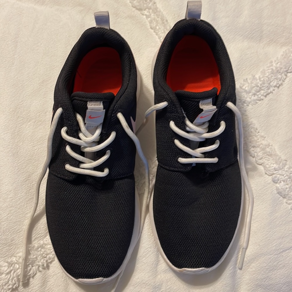 Nike Rosche - image 4